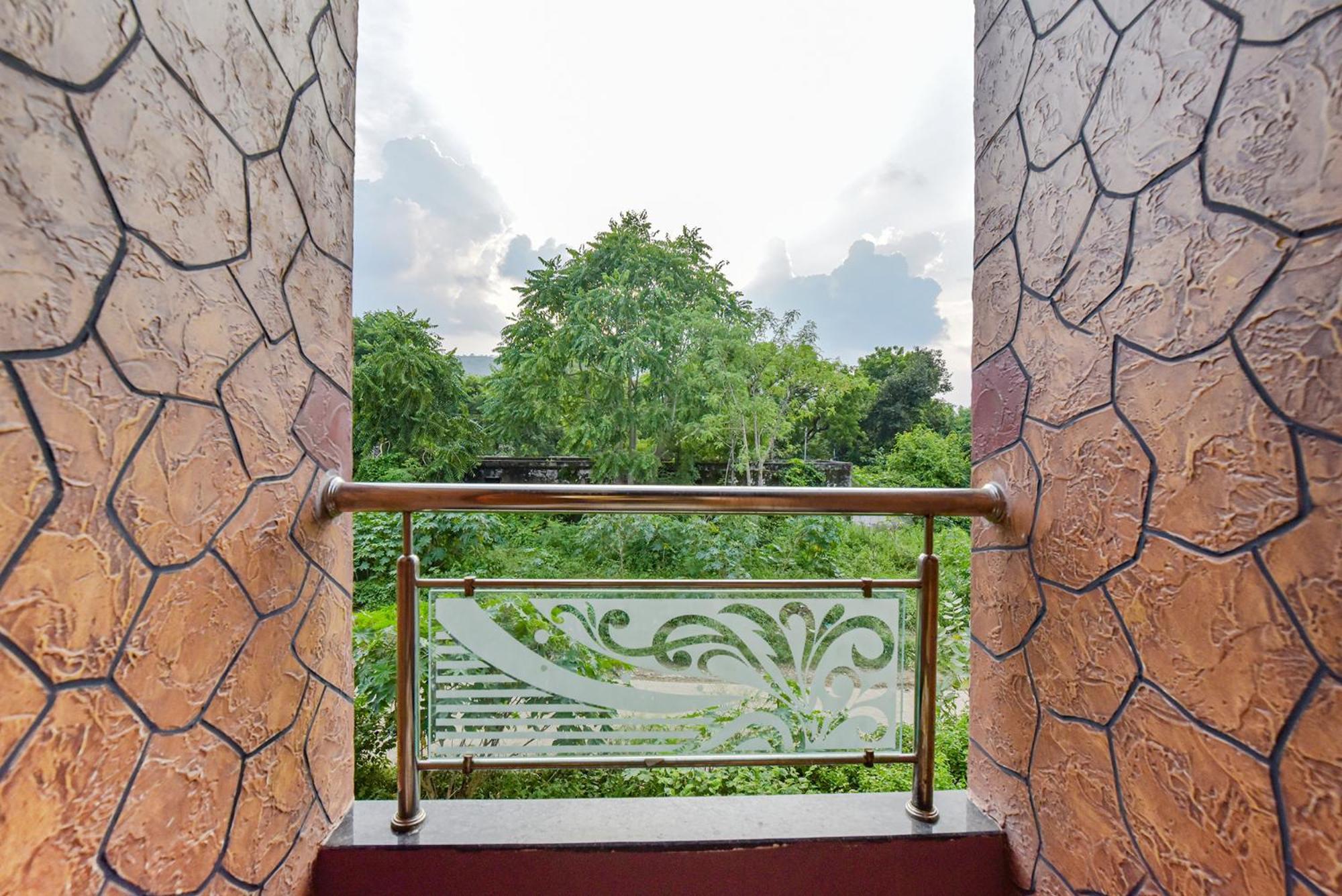 Fabhotel The Castle Inn أُودايبور المظهر الخارجي الصورة